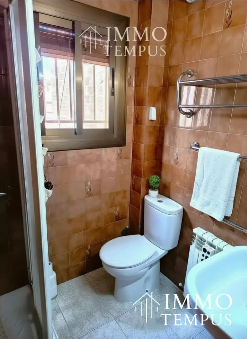 Baño de Piso en venta en Terrassa con Calefacción, Terraza y Trastero