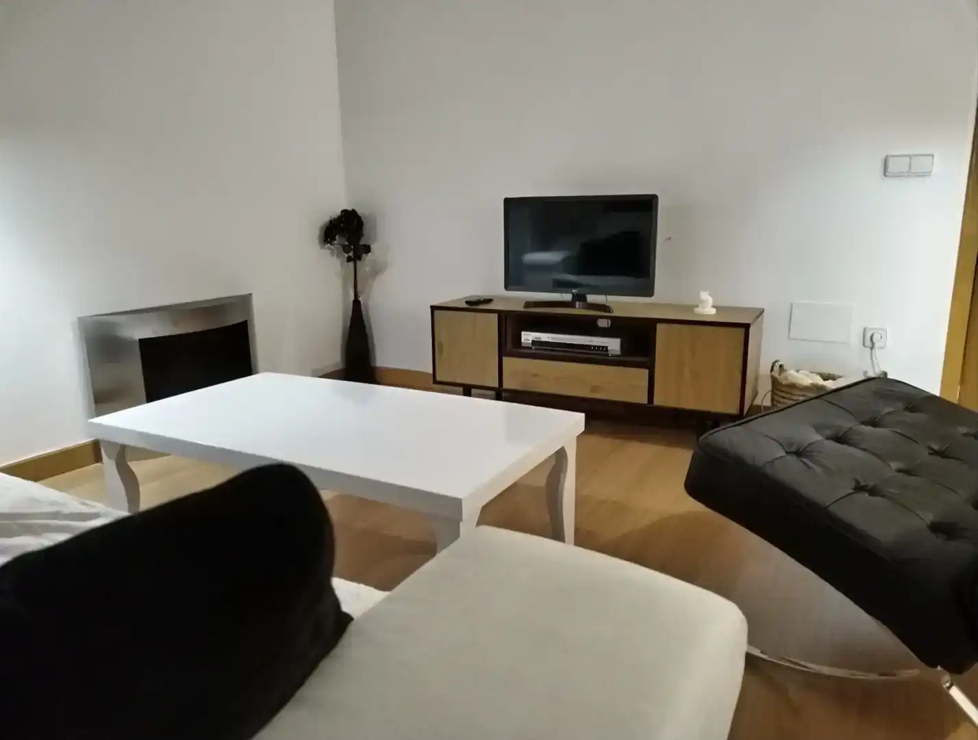 Living room of Flat for rent in La Hiniesta   with Storage room, Swimming Pool and Furnished