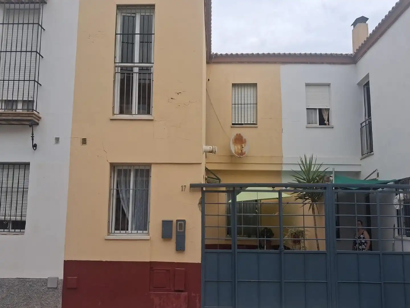 Casa aparellada amb jardí en venda a Cantillana, imagen 5