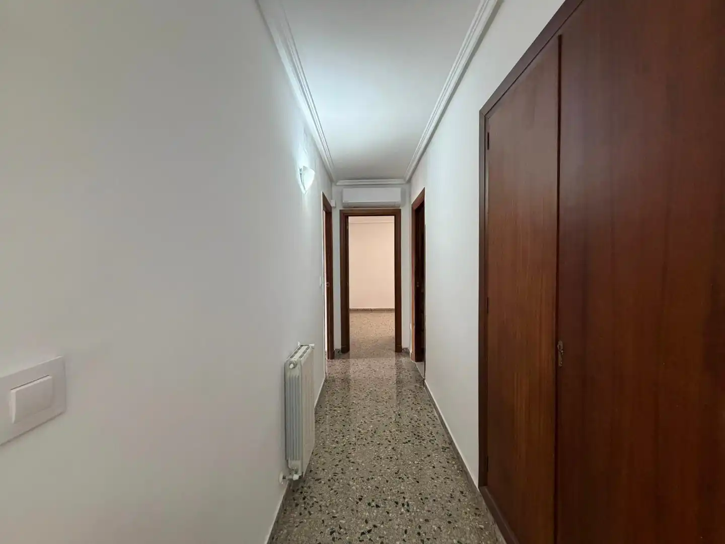 Flat for rent in Avenida AL VEDAT, Centro - Casco antiguo