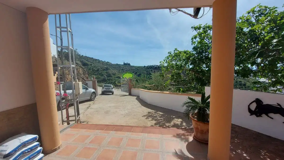 Vista exterior de Finca rústica de lloguer en Algarrobo amb Terrassa, Traster i Moblat