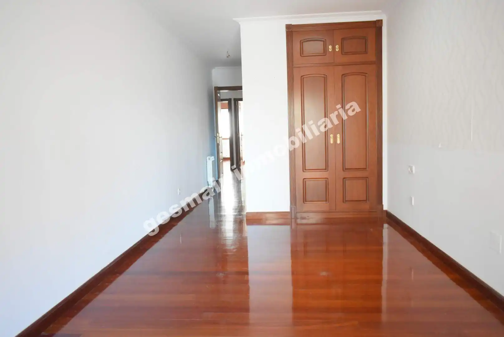 Habitación de Piso de alquiler en Pontevedra Capital  con Calefacción, Parquet y Trastero