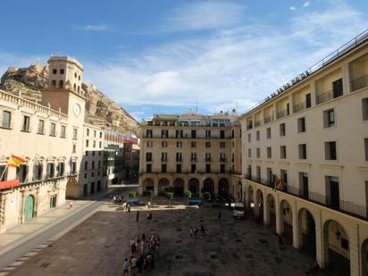 Vista exterior de Pis en venda en Alicante / Alacant amb Aire condicionat i Terrassa