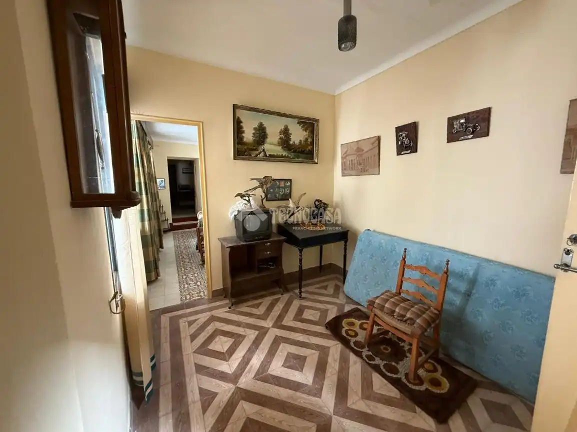 Casa adosada en venta en Arahal con Balcón
