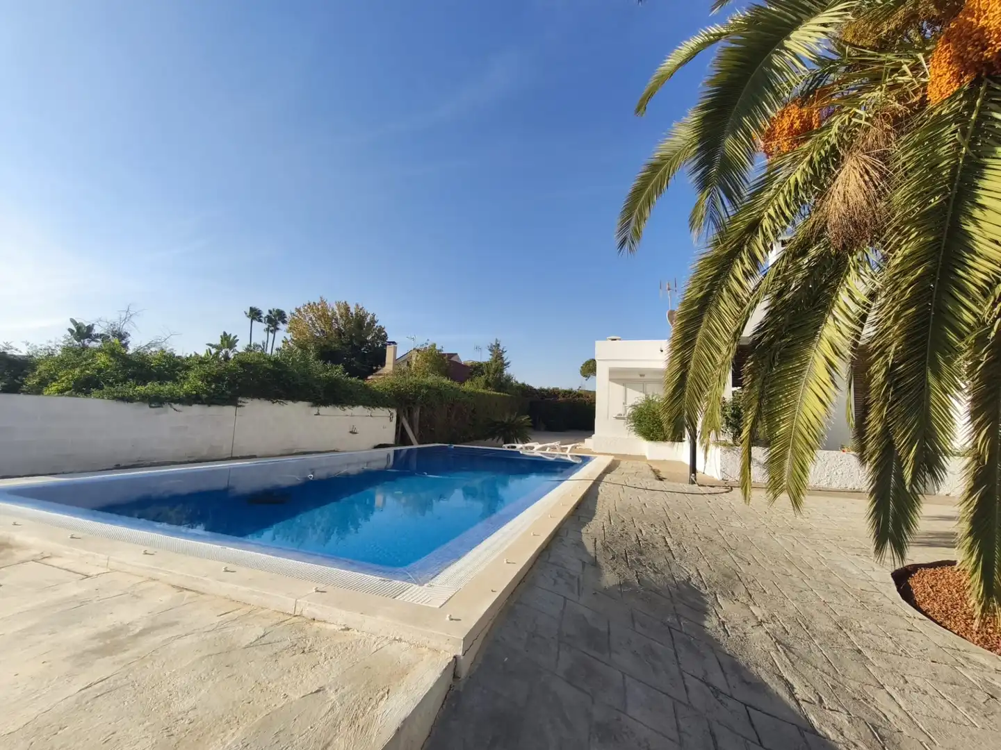 Villa avec terrasse à vendre à Calle Hermanos Machado 23