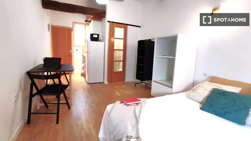 Habitación de Piso de alquiler en Valencia con Aire acondicionado, Calefacción y Amueblado