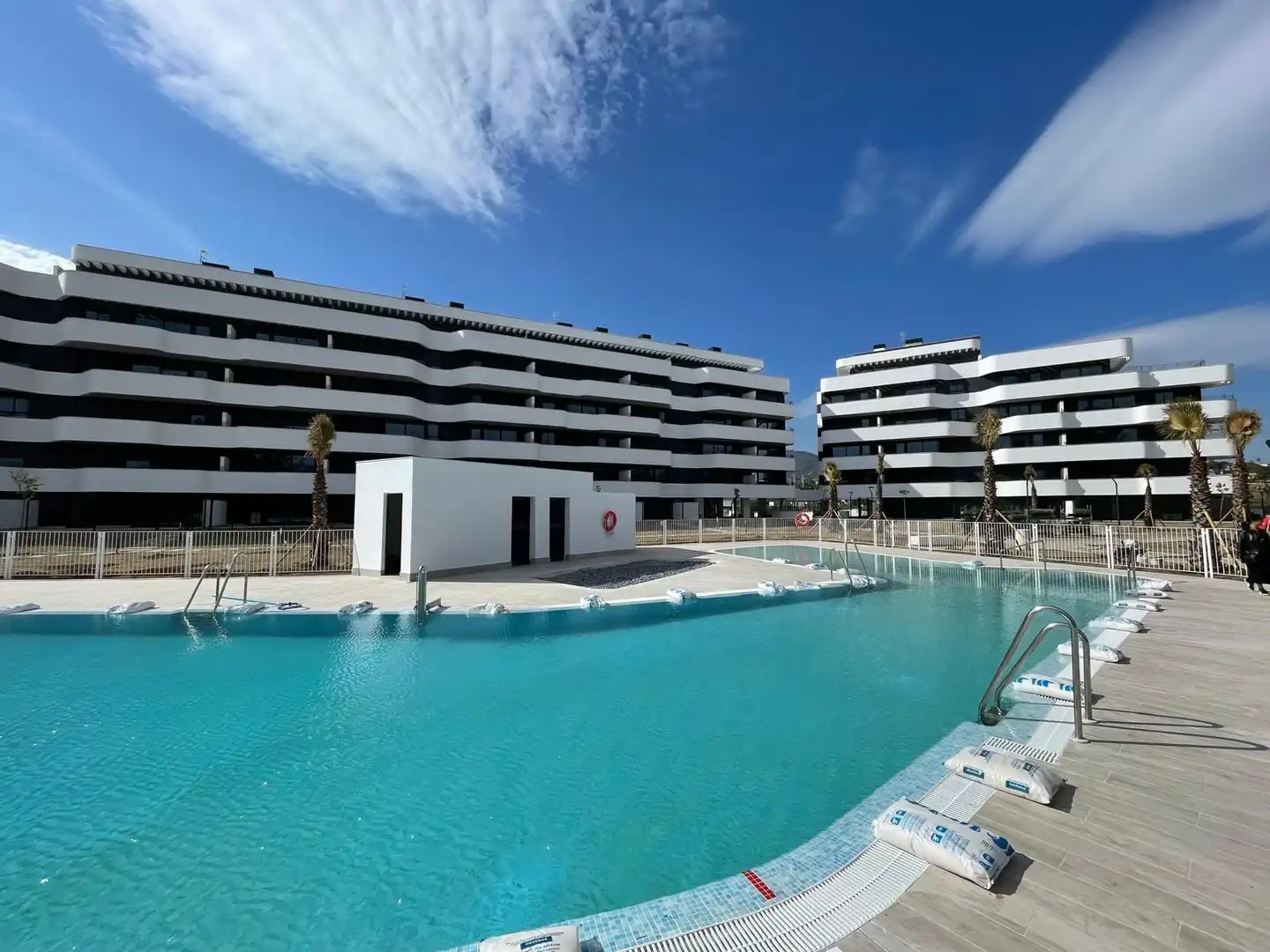 Schwimmbecken von Wohnungen zum Verkauf in Torremolinos mit Klimaanlage, Terrasse und Gemeinschaftspool