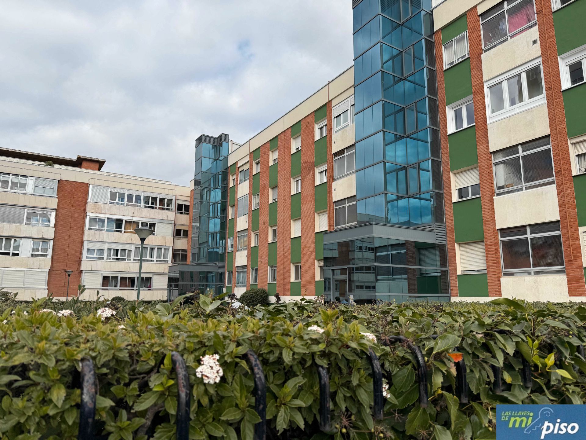 Vista exterior de Pis en venda en Valladolid Capital amb Calefacció, Terrassa i Forn