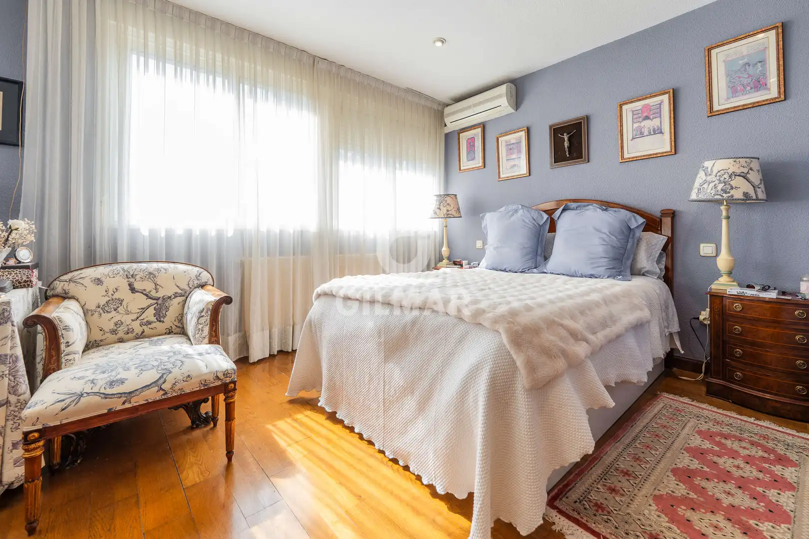 Schlafzimmer von Einfamilien-Reihenhaus zum Verkauf in Pozuelo de Alarcón mit Heizung, Privatgarten und Schwimmbad