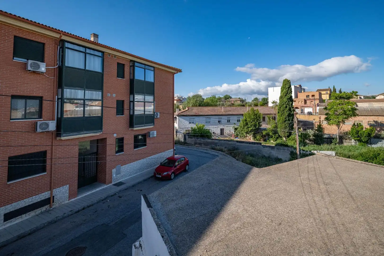 Vista exterior de Casa o xalet en venda en Las Gabias amb Aire condicionat i Balcó