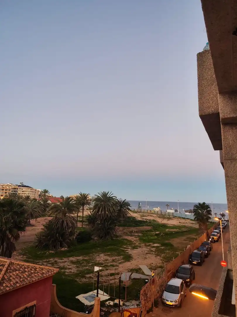 Vista exterior de Apartament de lloguer en Torrevieja amb Aire condicionat, Calefacció i Terrassa