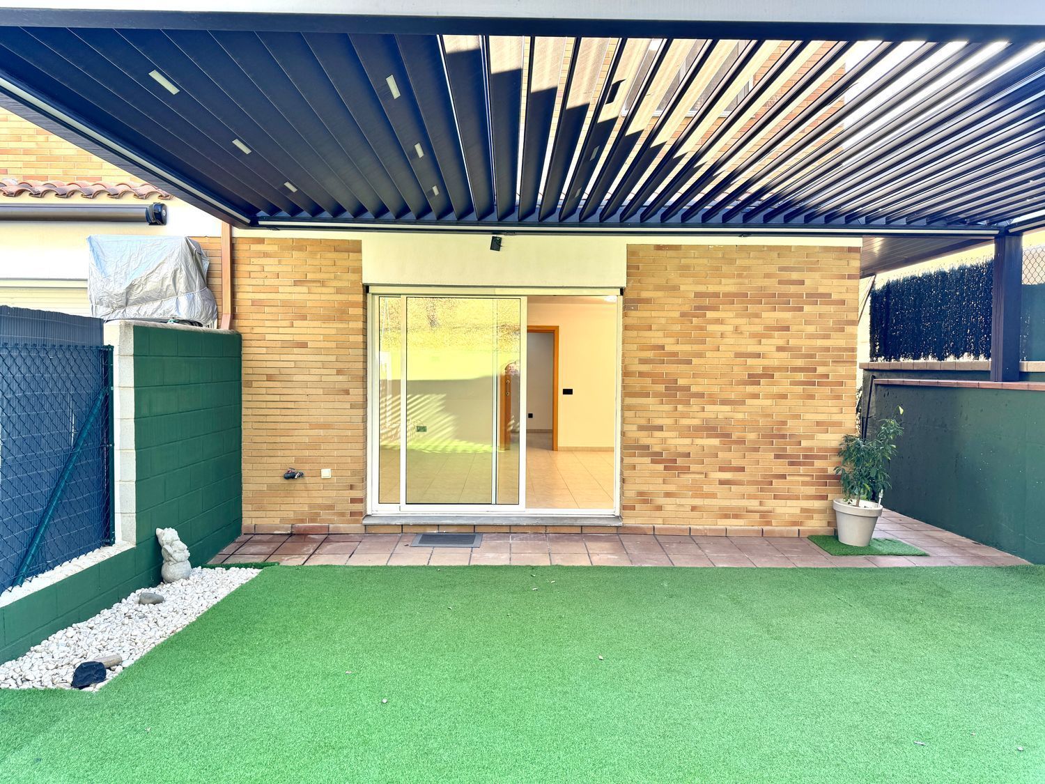Terrassa de Casa o xalet en venda en Sant Julià de Ramis amb Aire condicionat, Jardí privat i Terrassa