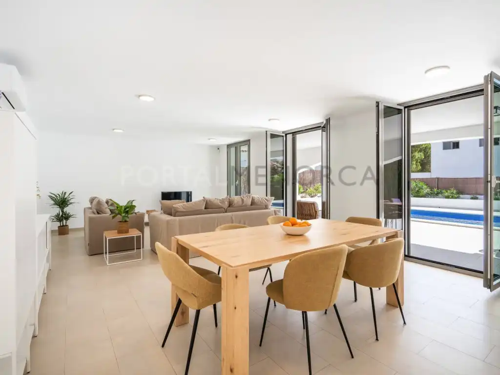 Sala d'estar de Casa o xalet en venda en Es Mercadal amb Jardí privat, Terrassa i Piscina