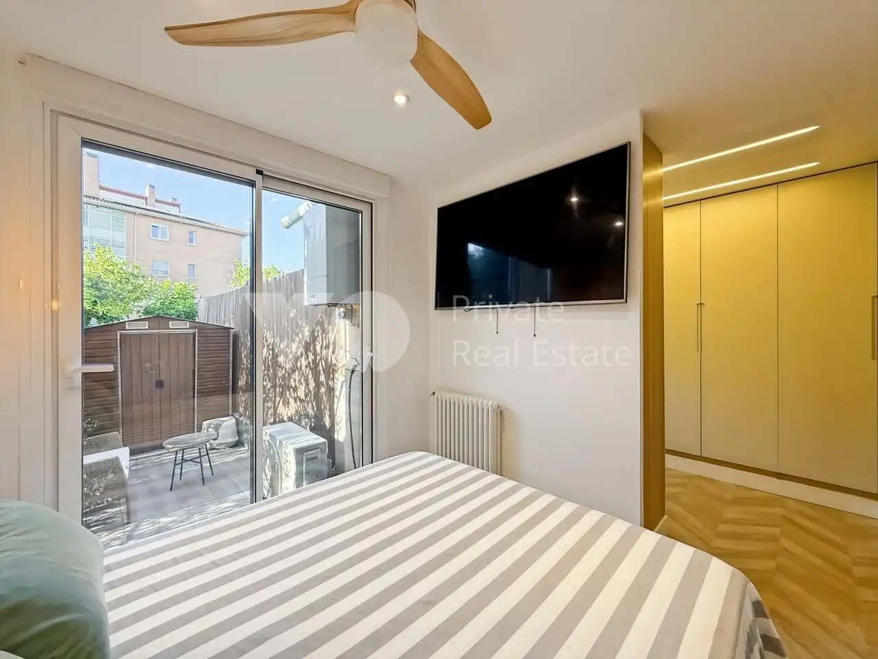 Schlafzimmer von Erdgeschoss zum Verkauf in Boadilla del Monte mit Klimaanlage, Heizung und Privatgarten