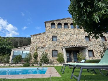 Chalet con piscina en venta en Girona