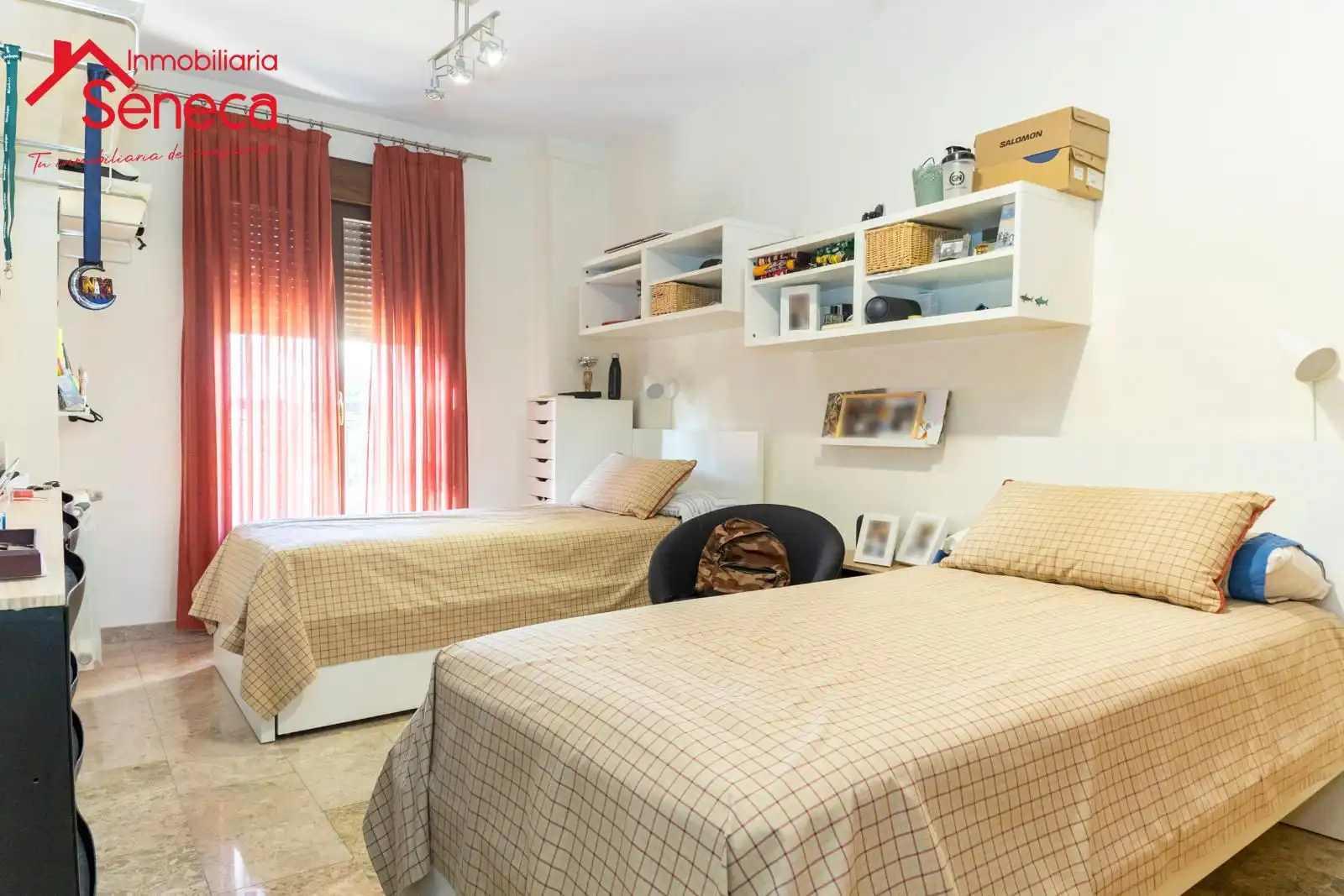 Habitación de Casa adosada en venta en Córdoba con Aire acondicionado, Calefacción y Jardín privado