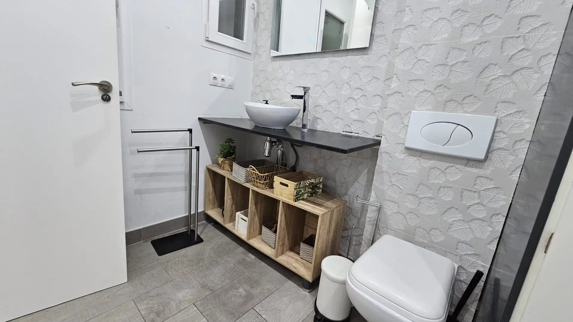 Bathroom of Apartments for sale in Madrid  with Air Conditioner, Heating and Furnished