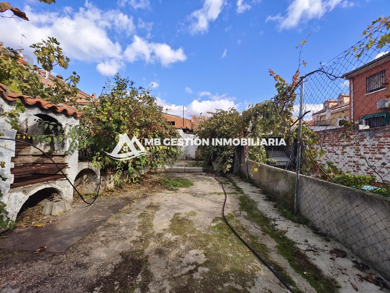 Exterior view of Single-family semi-detached for sale in Fuenlabrada  with Private garden and Terrace