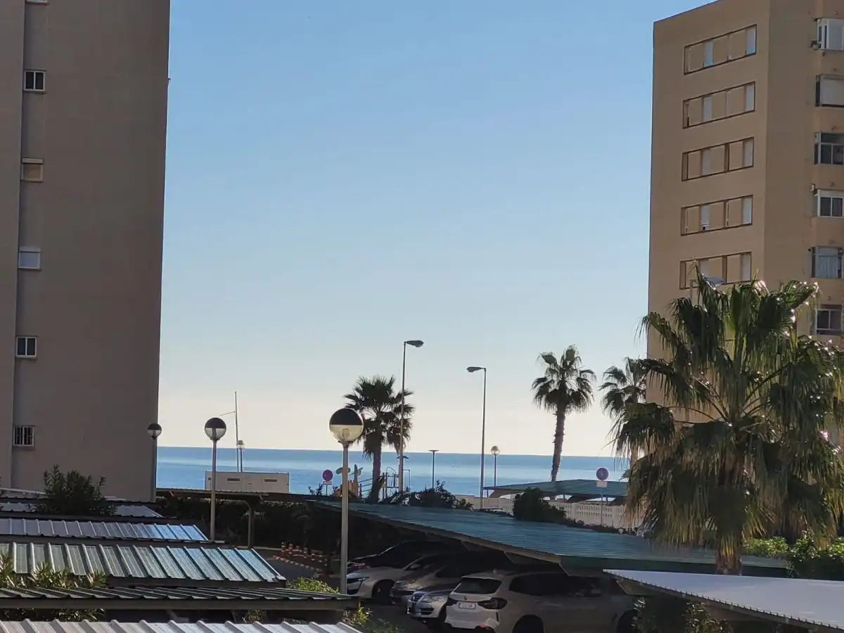 Vista exterior de Apartamento en venta en Alicante / Alacant con Calefacción, Jardín privado y Terraza