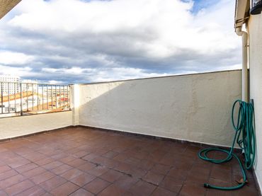 Duplex with balcony for sale in Centre - Sant Oleguer