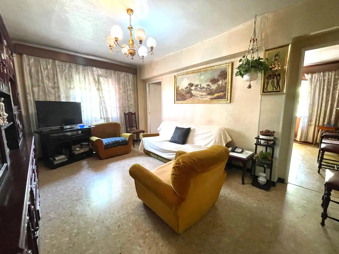 Living room of Flat for sale in Madrid  with Air Conditioner, Storage room and Furnished