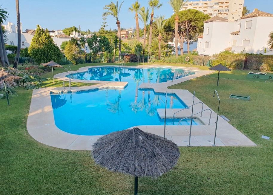 Swimming pool of Single-family semi-detached for sale in Estepona  with Private garden, Terrace and Storage room