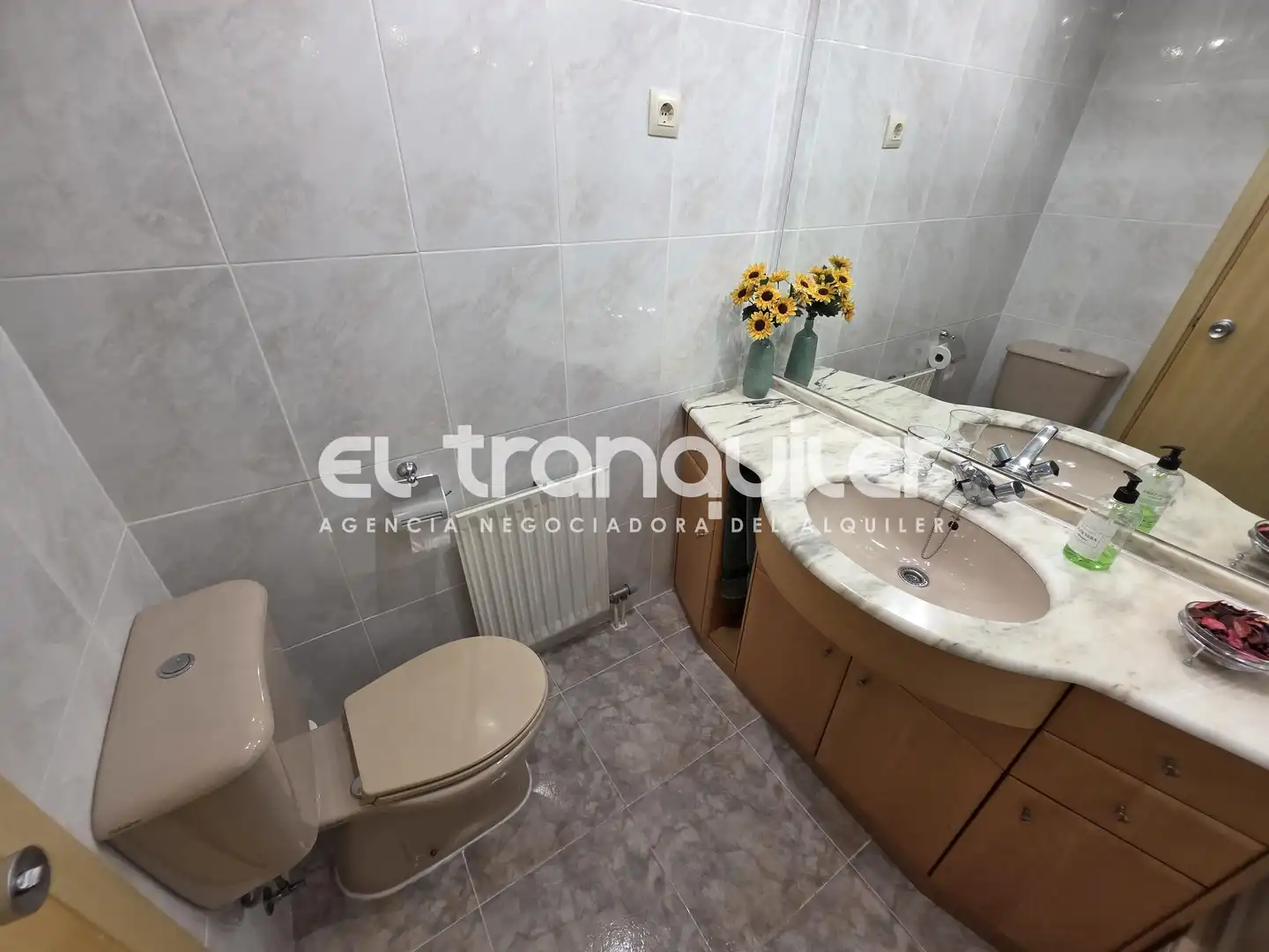 Baño de Piso de alquiler en Madrid con Aire acondicionado, Parquet y Amueblado