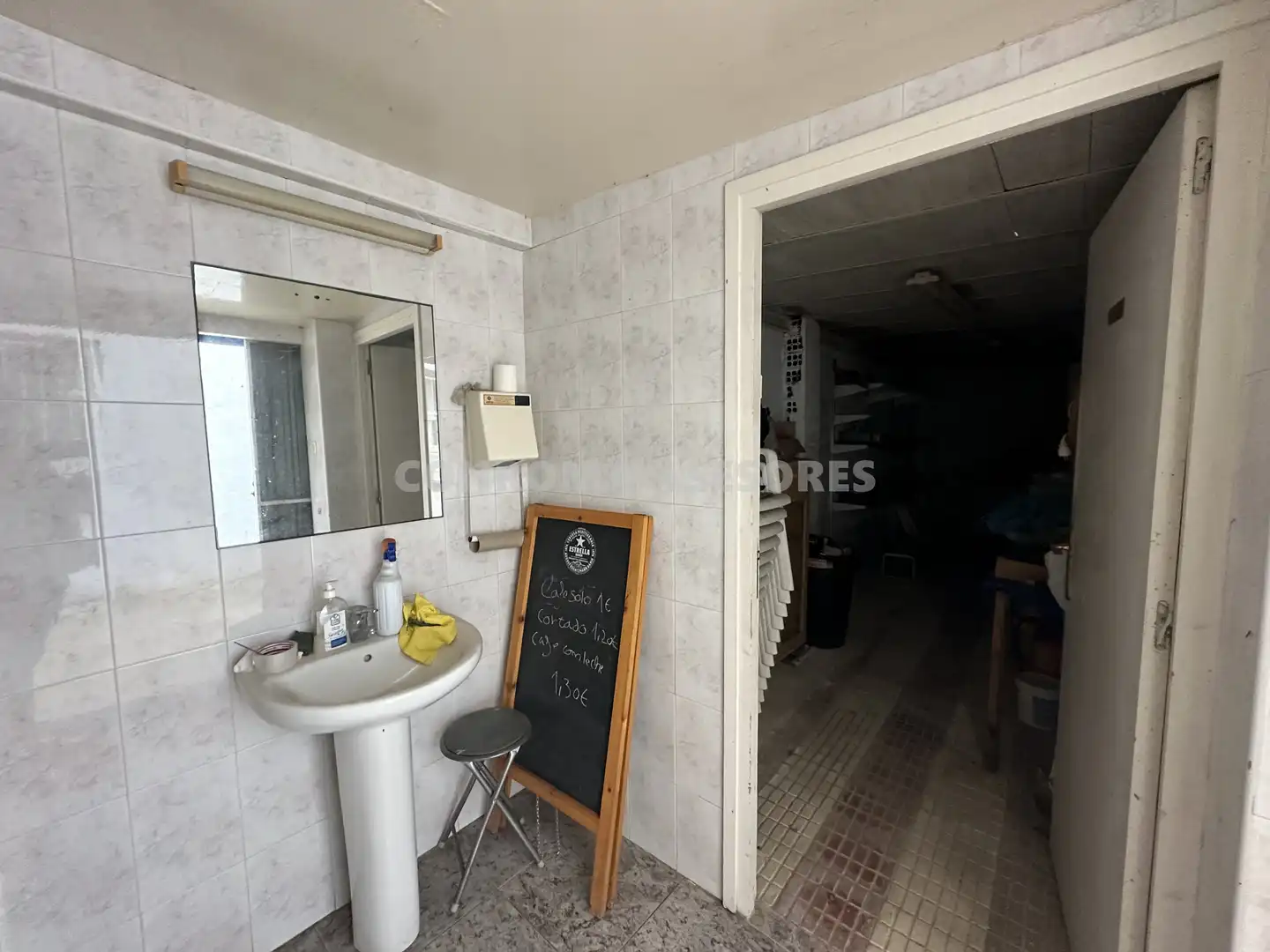Local comercial en venda a Carrer de Montserrat, imagen 9