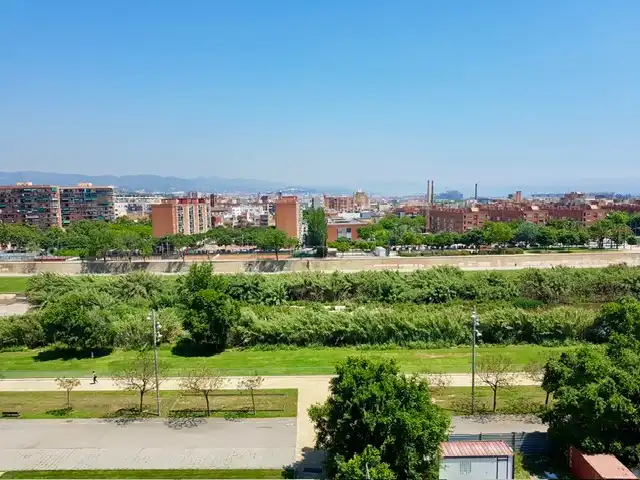 Vista exterior de Àtic de lloguer en Sant Adrià de Besòs amb Aire condicionat, Calefacció i Parquet