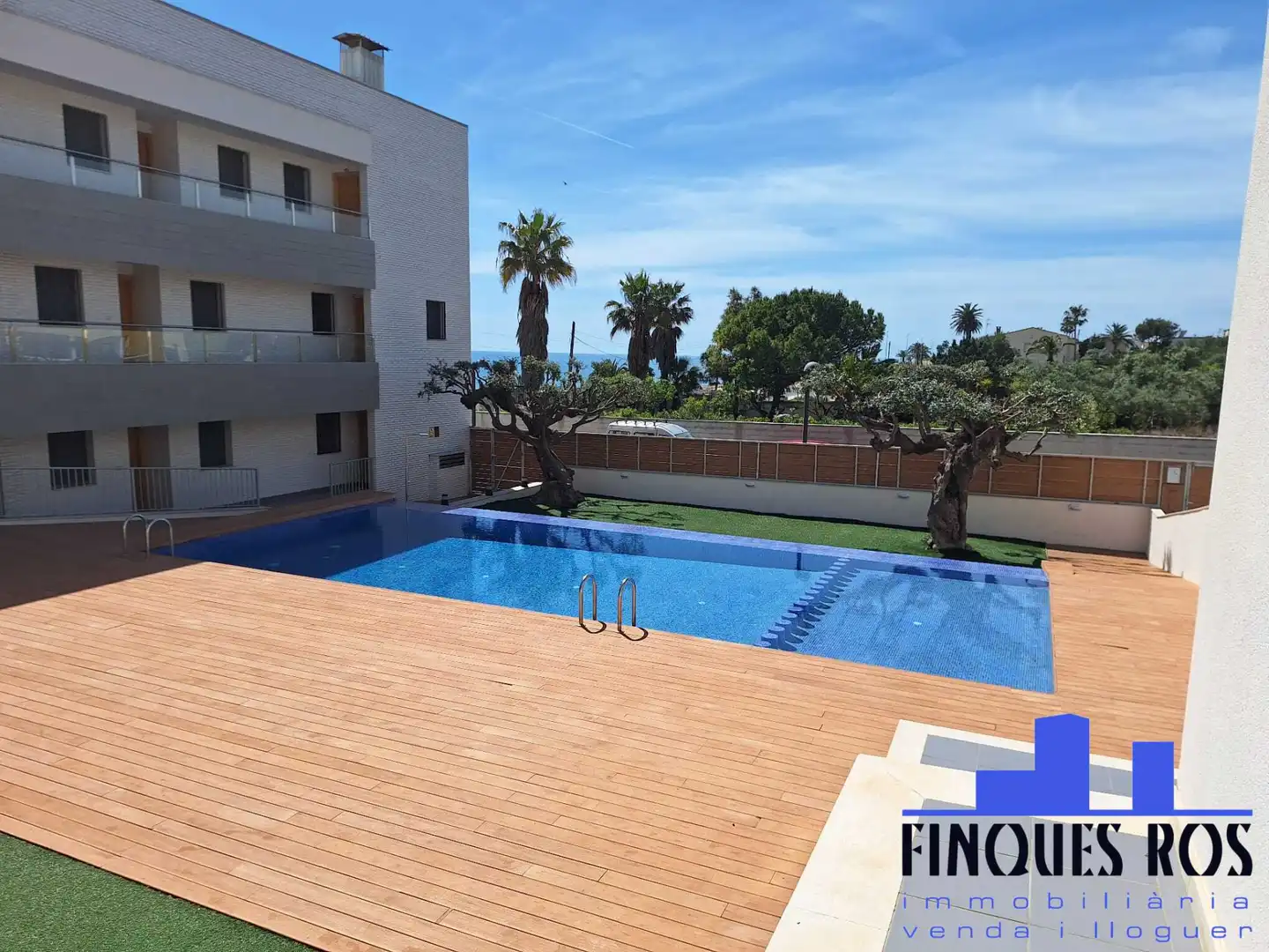 Piscina de Apartament en venda en Vinaròs amb Aire condicionat, Calefacció i Terrassa