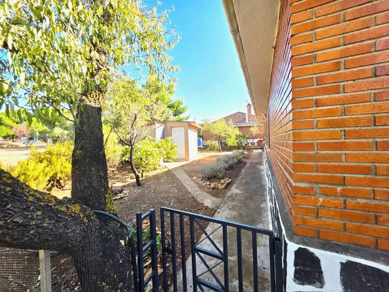 Vista exterior de Casa o chalet en venta en Mejorada del Campo con Calefacción, Jardín privado y Terraza