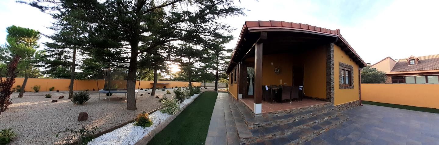 Jardí de Casa o xalet de lloguer en  Teruel Capital amb Calefacció, Jardí privat i Parquet