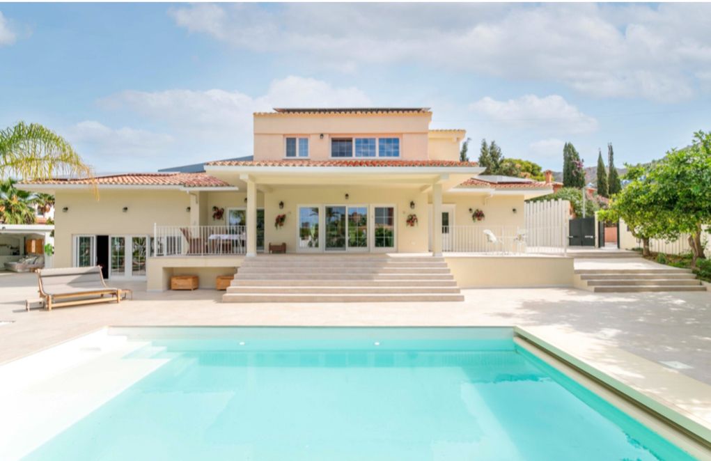 Exterior view of House or chalet for sale in Benidorm  with Air Conditioner, Heating and Private garden