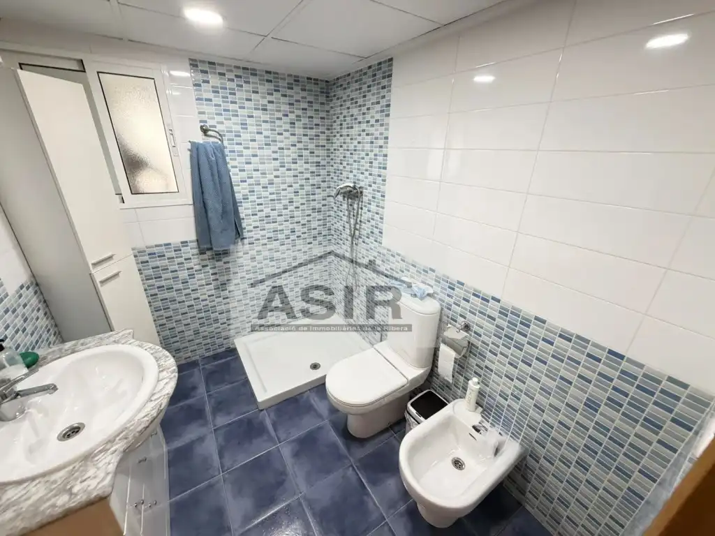 Bany de Pis en venda en Alzira amb Aire condicionat i Balcó