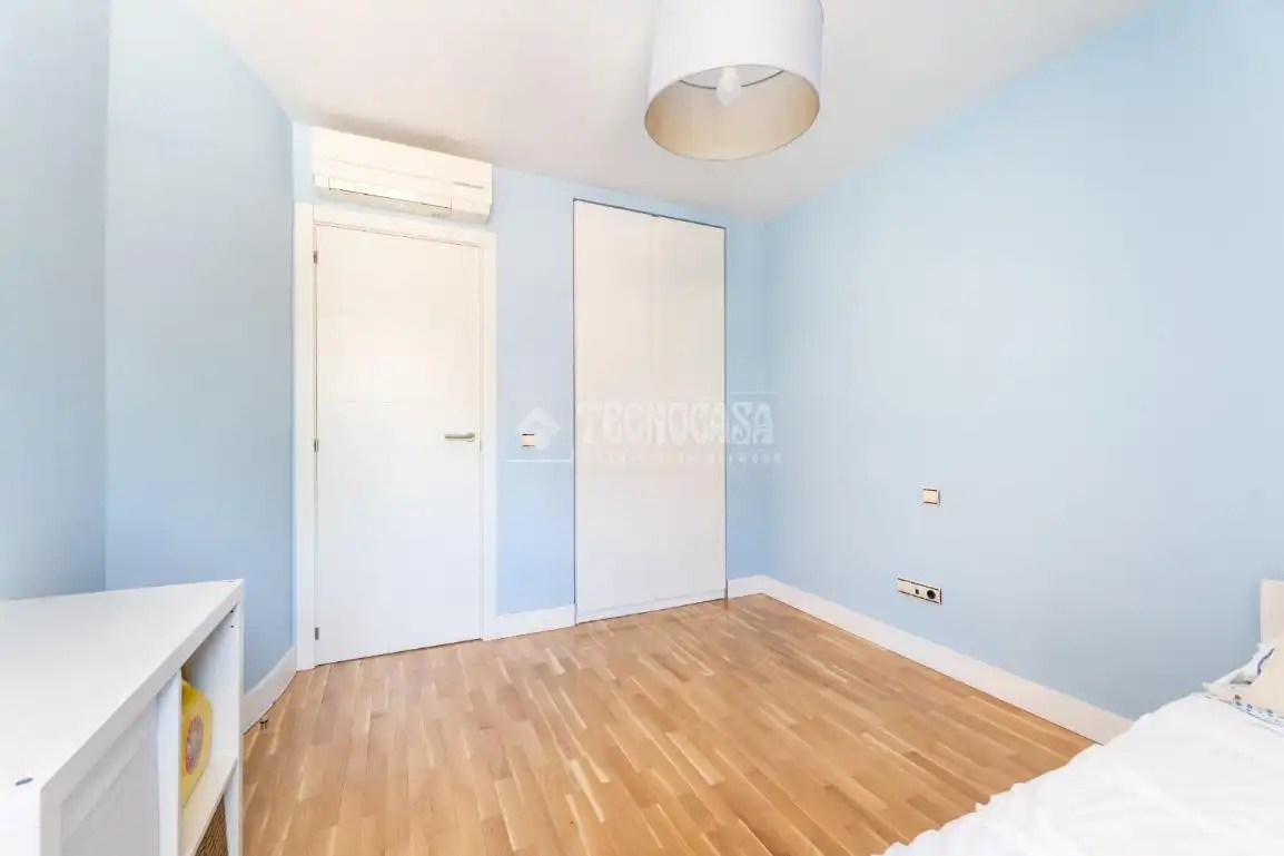 Bedroom of Flat for sale in Torrelodones  with Air Conditioner, Heating and Terrace