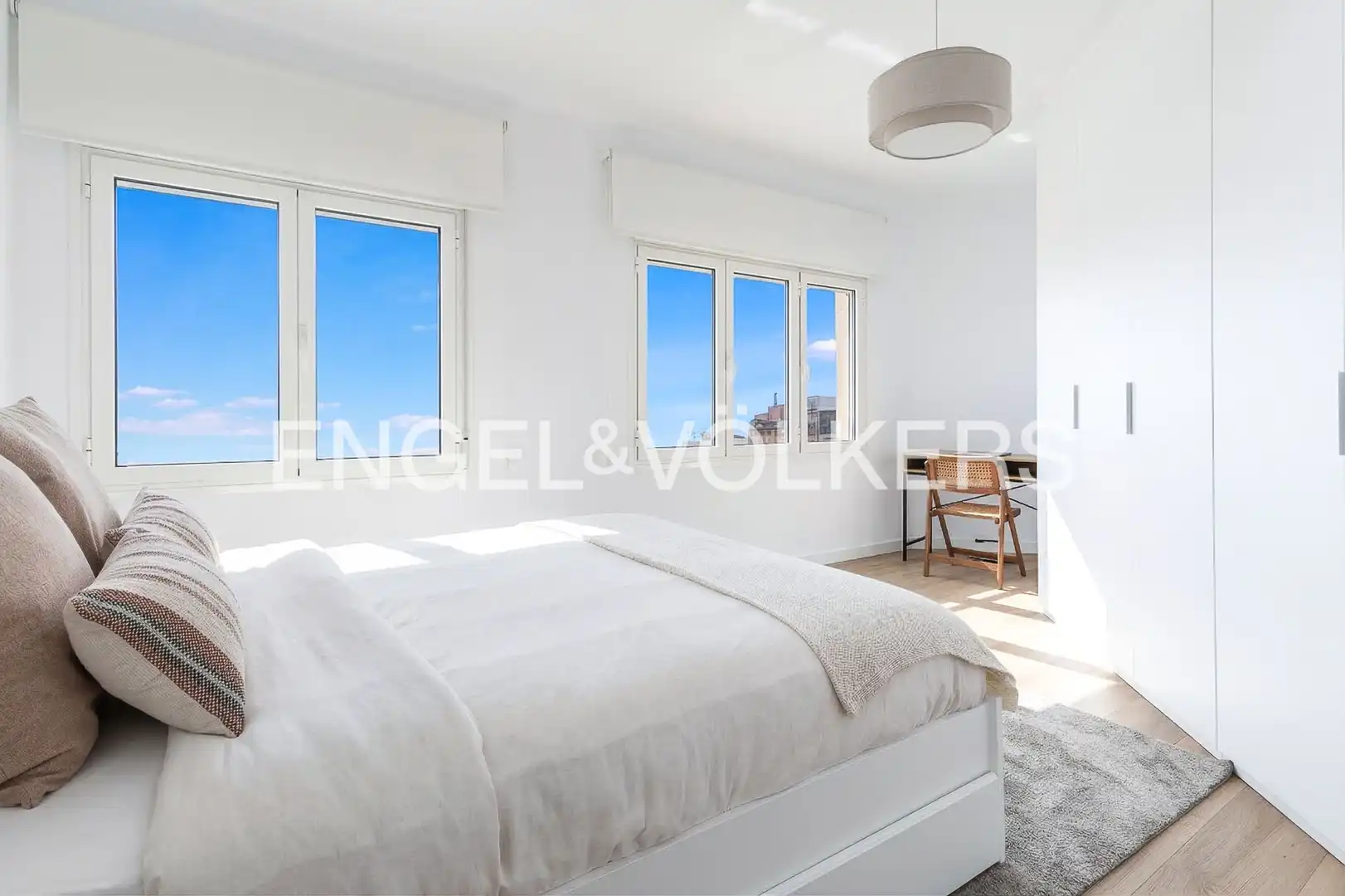 Bedroom of Flat for sale in Barcelona  with Air Conditioner, Heating and Parquet flooring