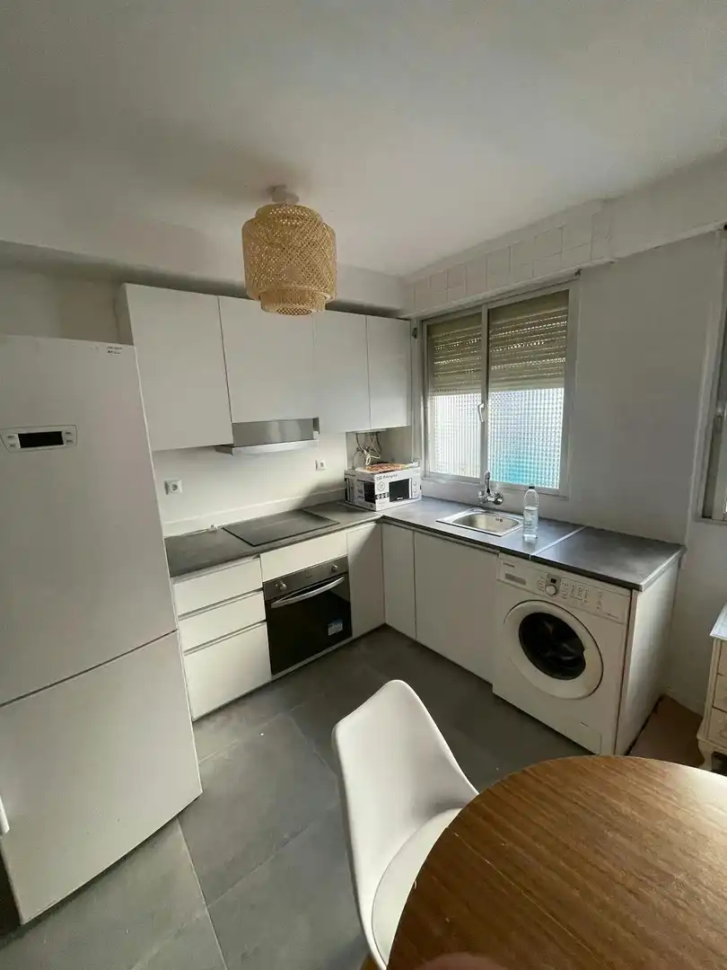 Küche von Wohnung zur untervermieten in Valencia mit Waschmaschine