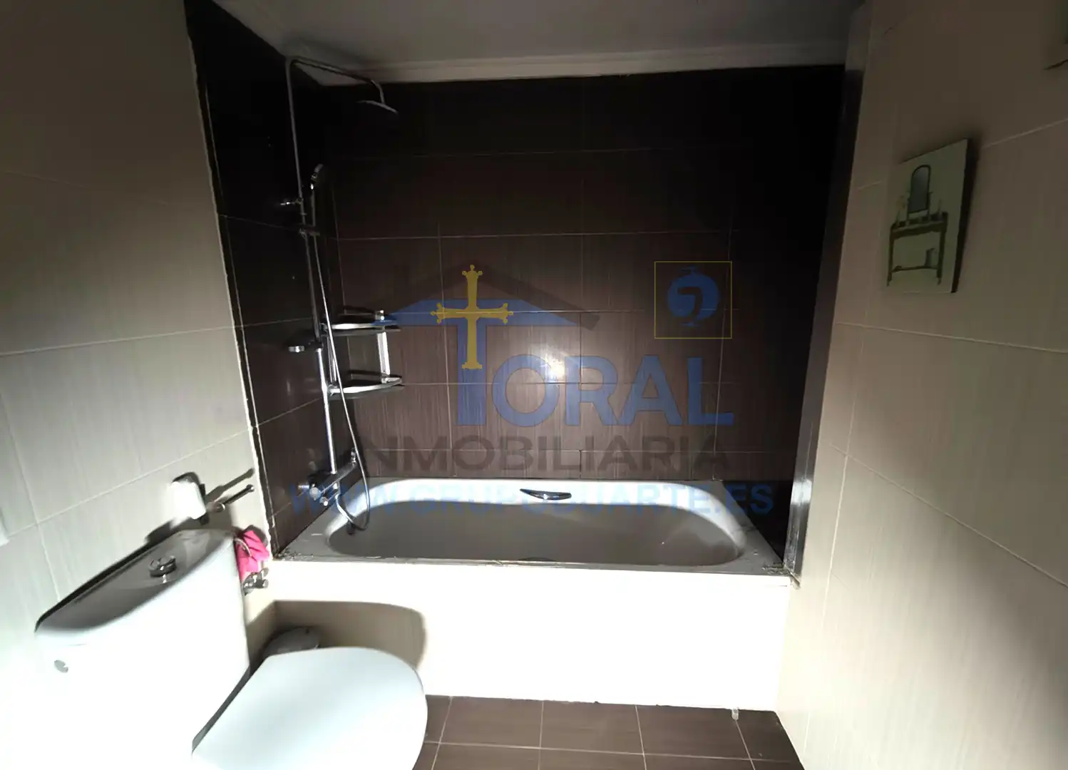 Bany de Pis en venda en Carreño amb Calefacció, Parquet i Traster