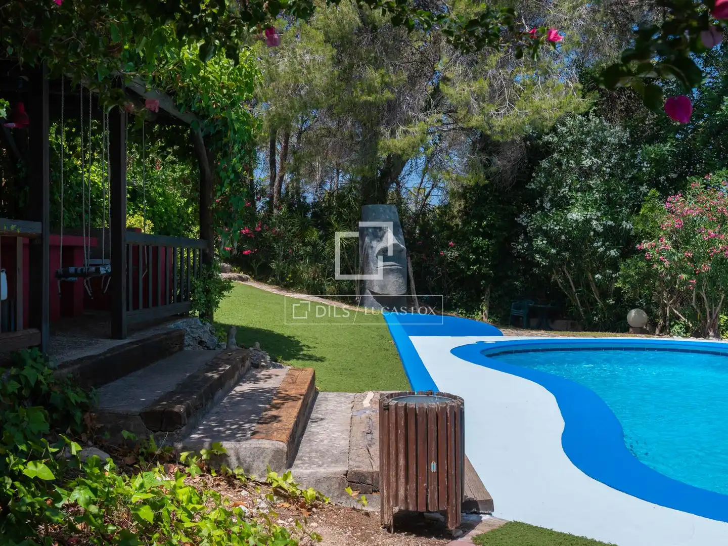 Piscina de Casa o xalet en venda en Sant Antoni de Portmany amb Aire condicionat, Calefacció i Jardí privat
