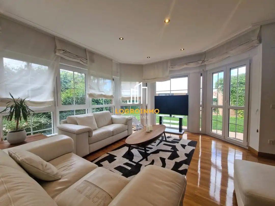 House with pool for sale in Avda. Madrid, imagen 13