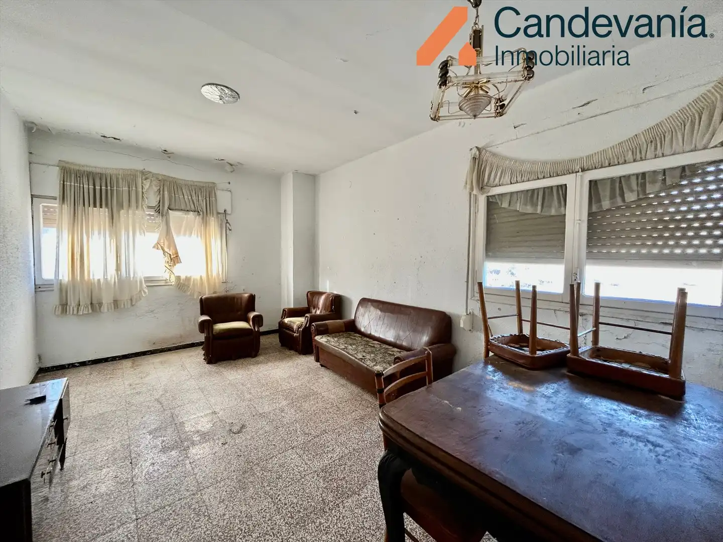 Sala de estar de Nave industrial en venta en Zuera