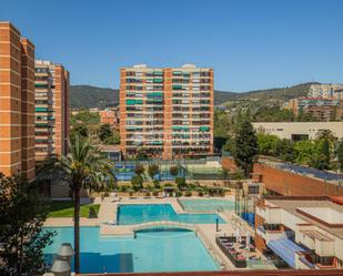 Swimming pool of Flat for sale in  Barcelona Capital  with Air Conditioner