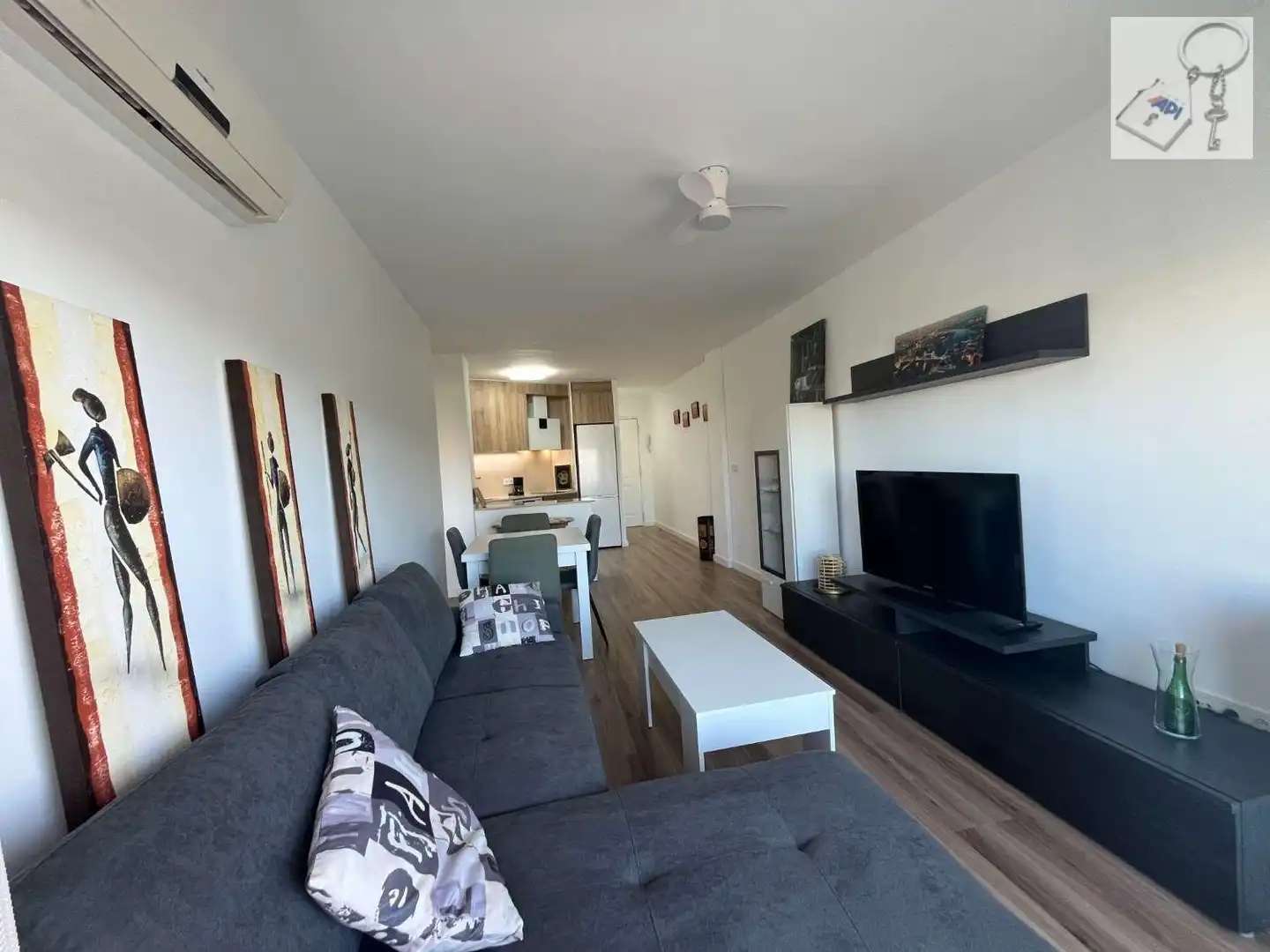 Sala de estar de Apartamento de alquiler en Torrevieja con Aire acondicionado, Calefacción y Terraza