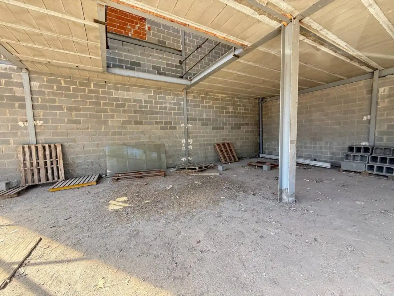 Industrial building for sale in Calle Holanda, imagen 3