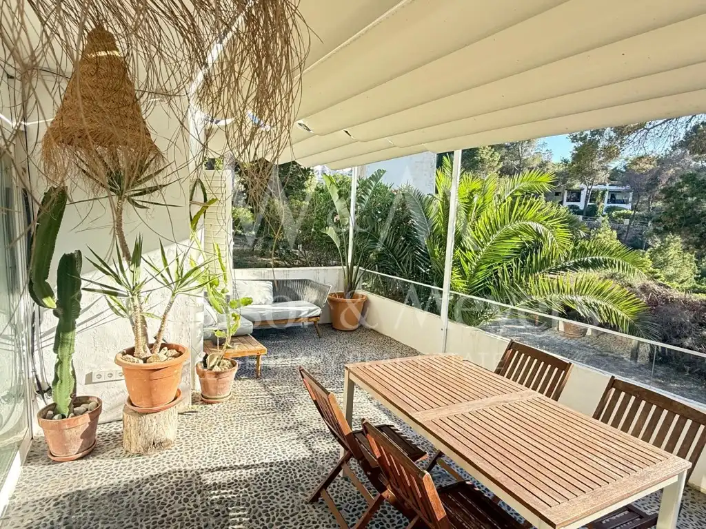 Terrasse von Wohnungen zur Miete in Sant Josep de sa Talaia mit Klimaanlage, Privatgarten und Terrasse