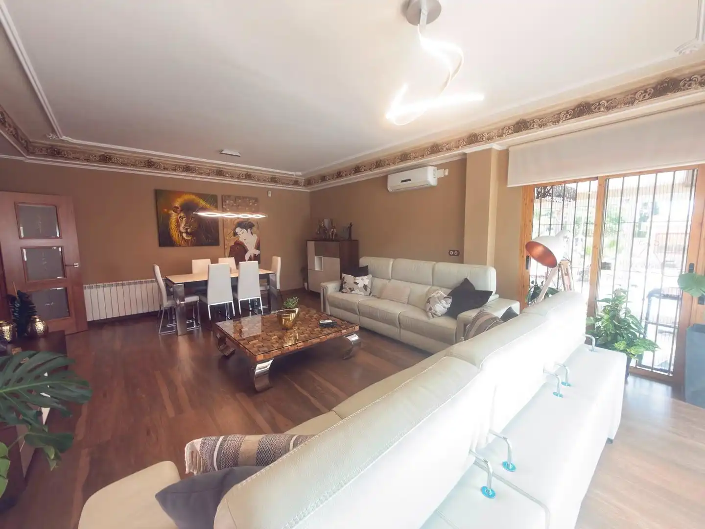 Sala d'estar de Casa o xalet en venda en Alicante / Alacant amb Aire condicionat, Calefacció i Jardí privat