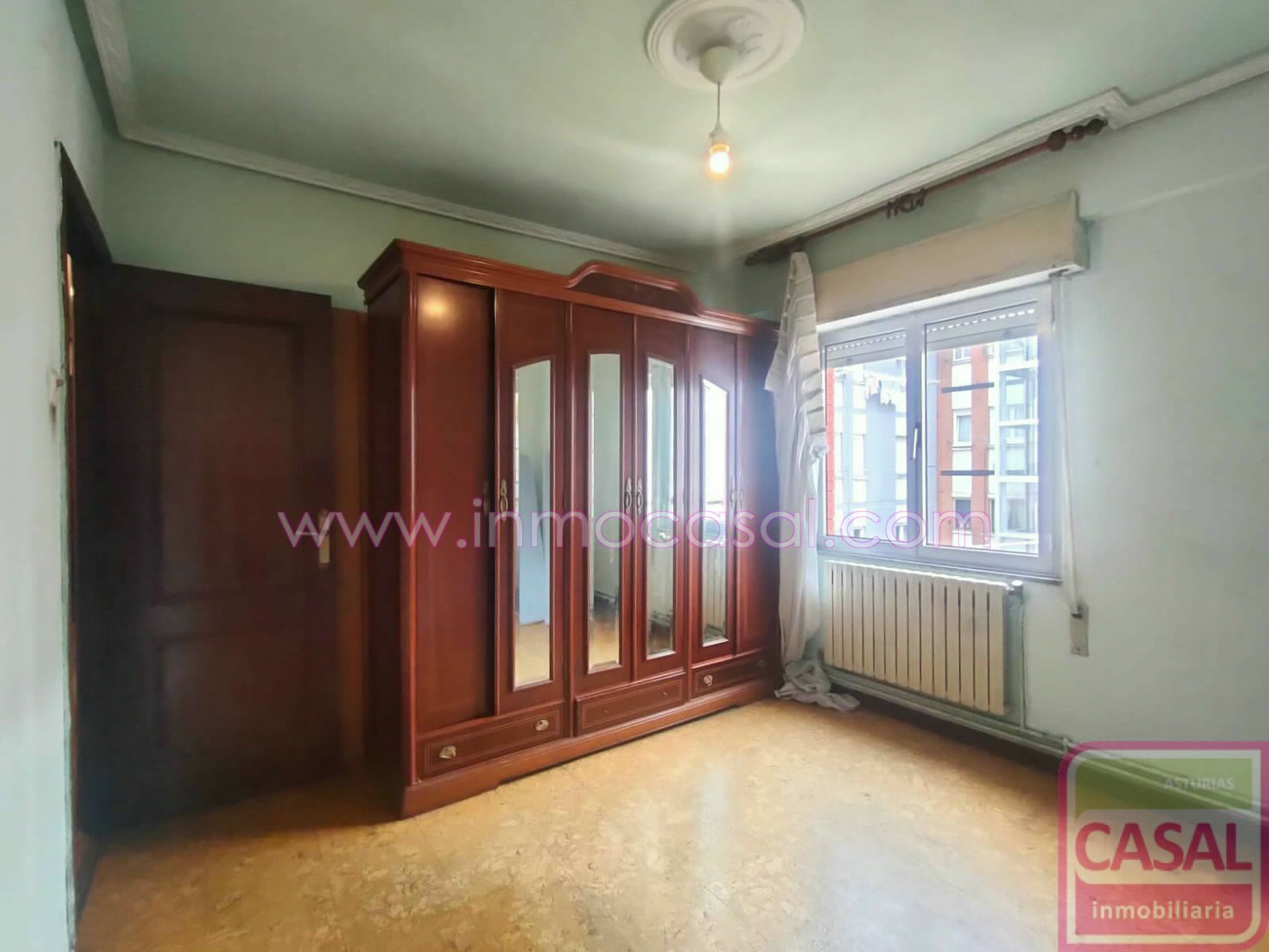 Dormitori de Pis en venda en Avilés amb Calefacció