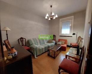 Sala d'estar de Casa o xalet en venda en Pontevedra Capital  amb Calefacció, Jardí privat i Traster