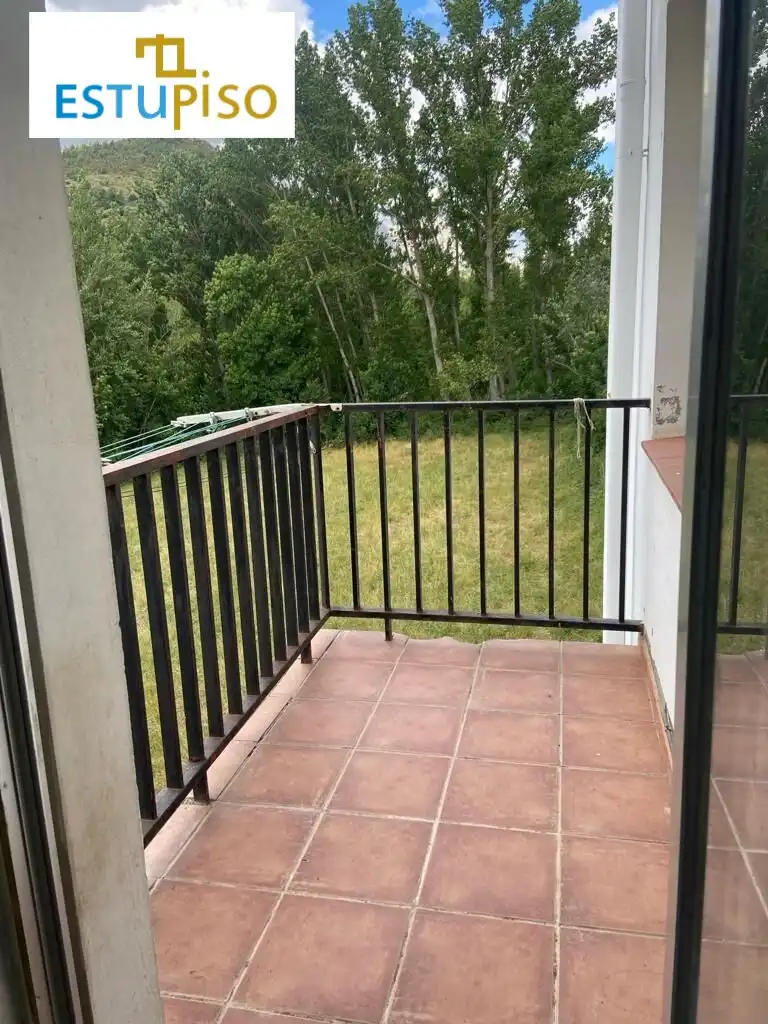 Terrasse von Geschaftsraum zum Verkauf in Matallana de Torío mit Möbliert