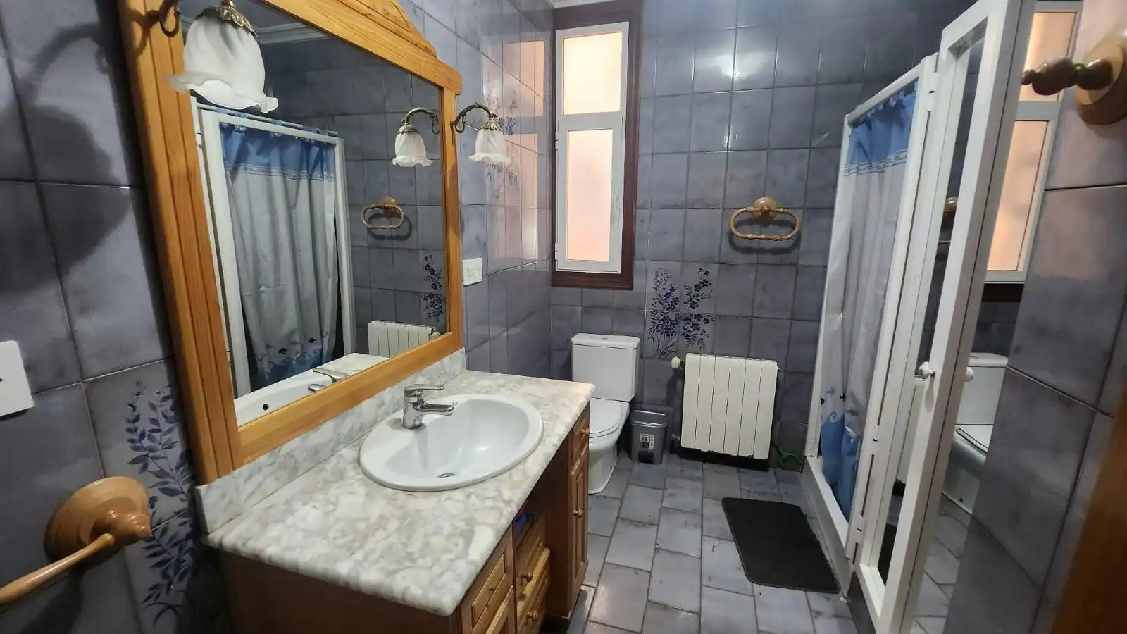 Bathroom of Flat for sale in Aspe  with Air Conditioner, Heating and Storage room